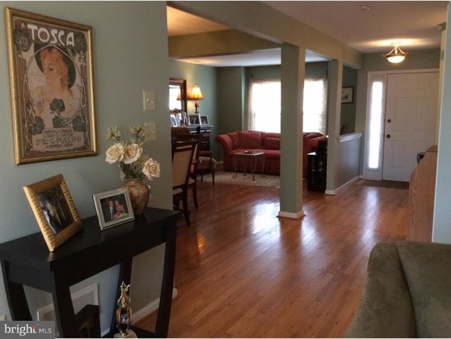 Hallway - 160 Canterbury Ln