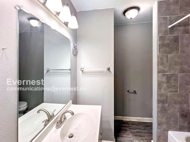 Photo - 1800 Labette Manor Dr Unit 3