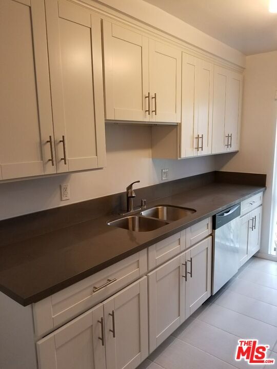7607 Norton Ave Unidad 3