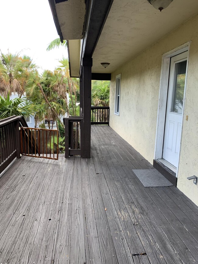 Photo - 121 S Oak St