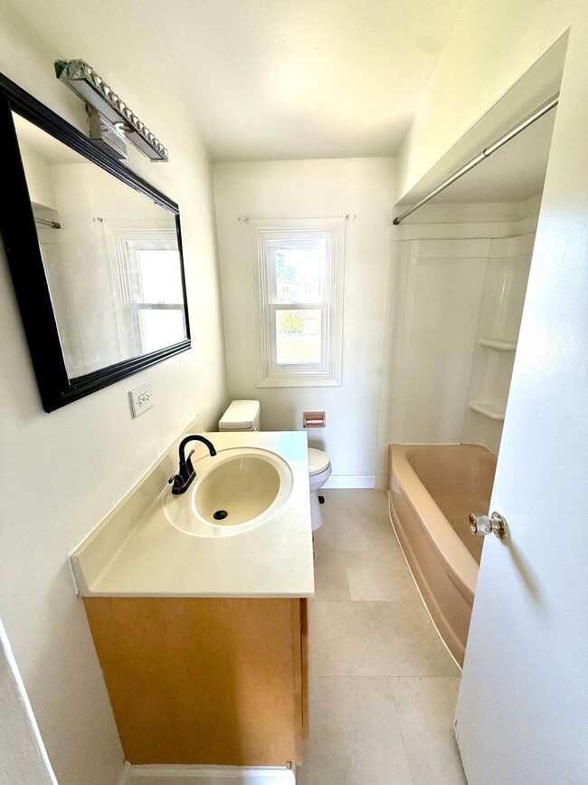 Photo - 633 Windsor Ave