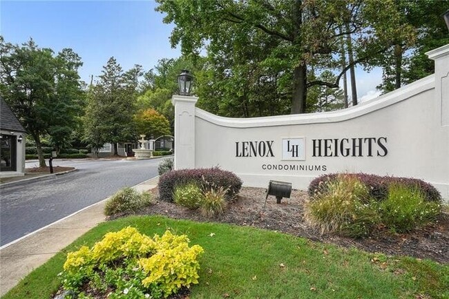 2 bedroom condo in Atlanta in gated community