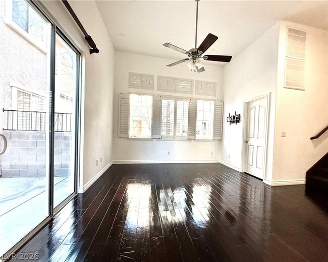 Photo - 1862 Hollywell St