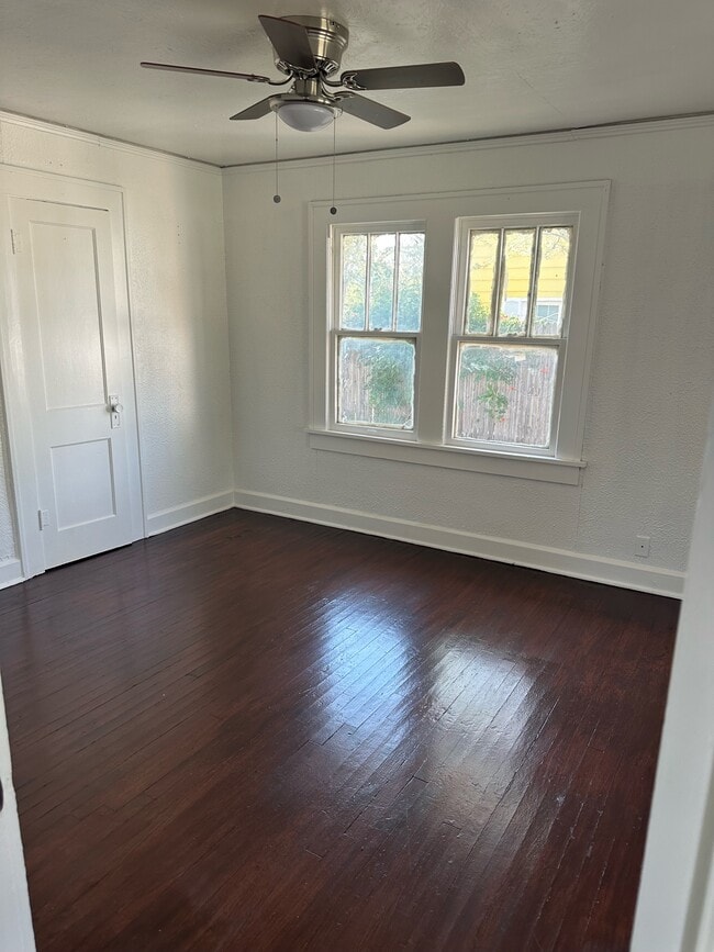 Photo - 825 S Maryland St