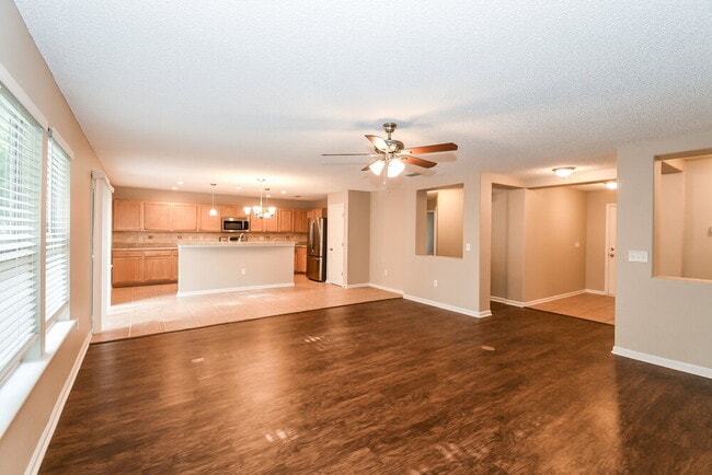 Photo - 2427 Brian Lakes Dr E