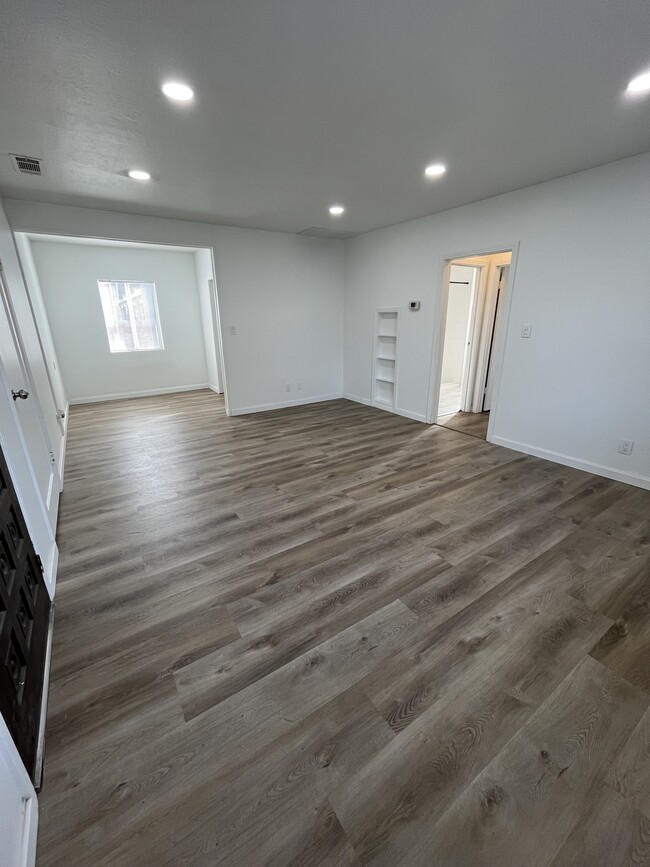 Building Photo - 480 E Monterey Ave