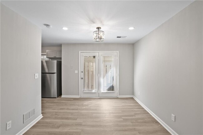 Photo - 124 Holcomb Ferry Rd