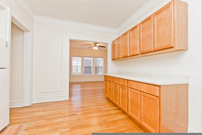 Photo - 735 Hinman Ave Unit 1E