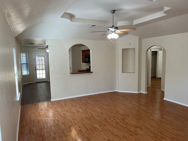 Photo - 6635 Sabine Pass