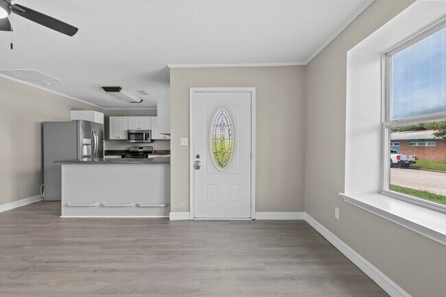 Photo - 5309 Perry Ave