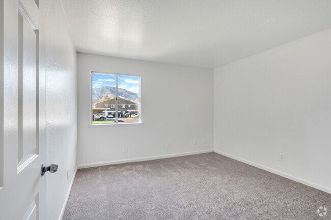 1BR, 1BA - 650SF - 2nd Bedroom