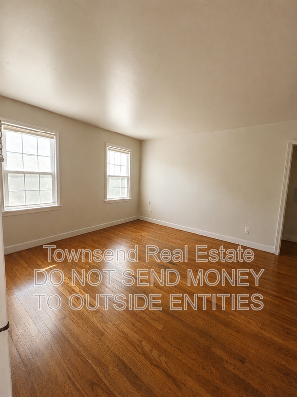 Photo - 507 Martine Rd