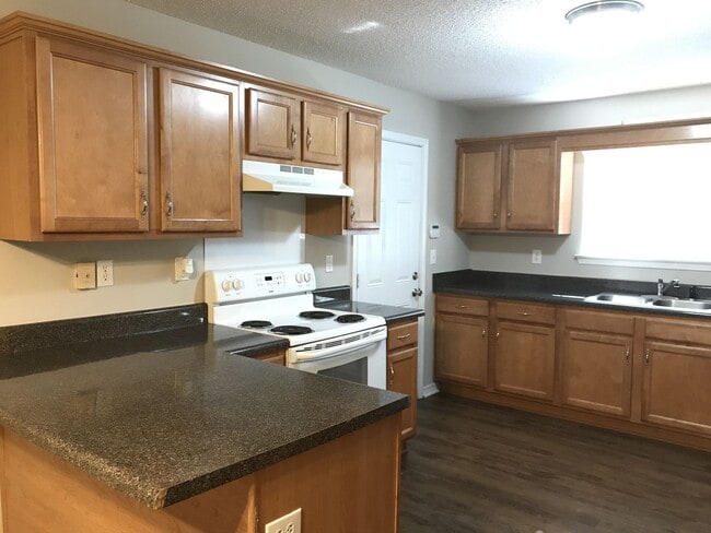 Photo - 25855 Argonne Dr