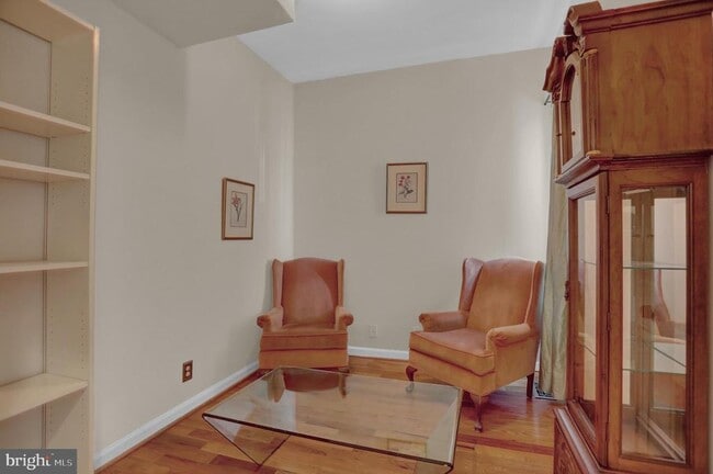 Photo - 2308 E Fairmount Ave