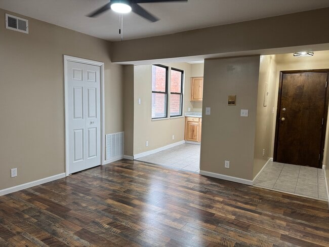 Photo - 2905 Glenmore Ave Unit 2