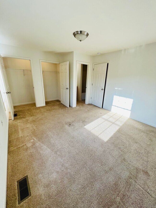 Two Master Suite townhouse for rent For Rent in Harrisonburg, VA