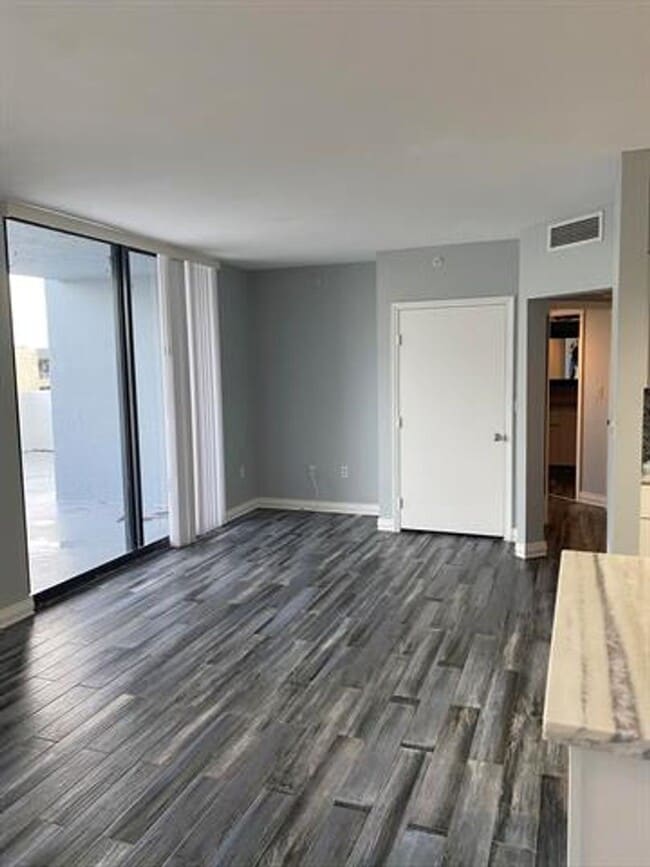 Photo - 1330 West Ave