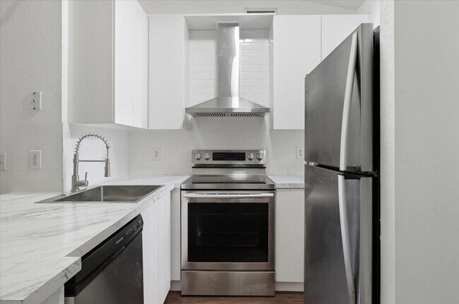 Photo - 6107 Garden Ct