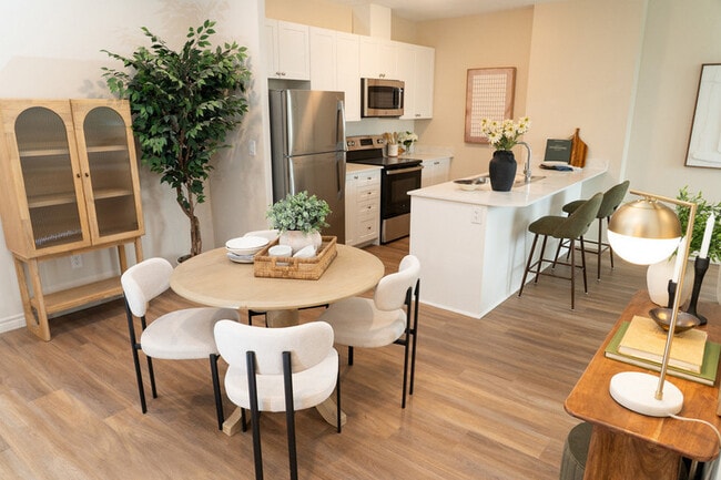 Photo - South Carriage Place II