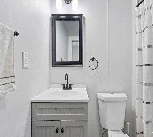 Photo - 388 Ingomar St Unit Apt 1