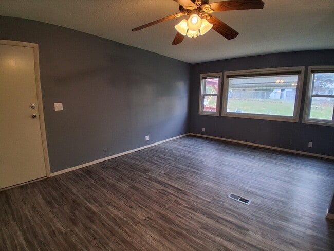 Photo - 924 Sunset Rdg