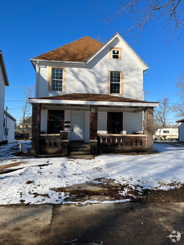 Building Photo - 1328 E Main St Rental