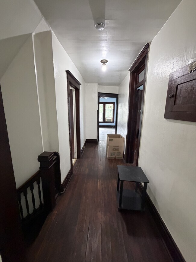 627 New St