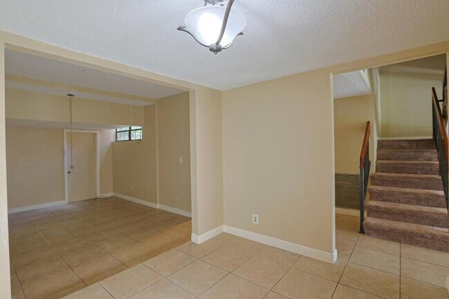 2794 NW 80th Ave