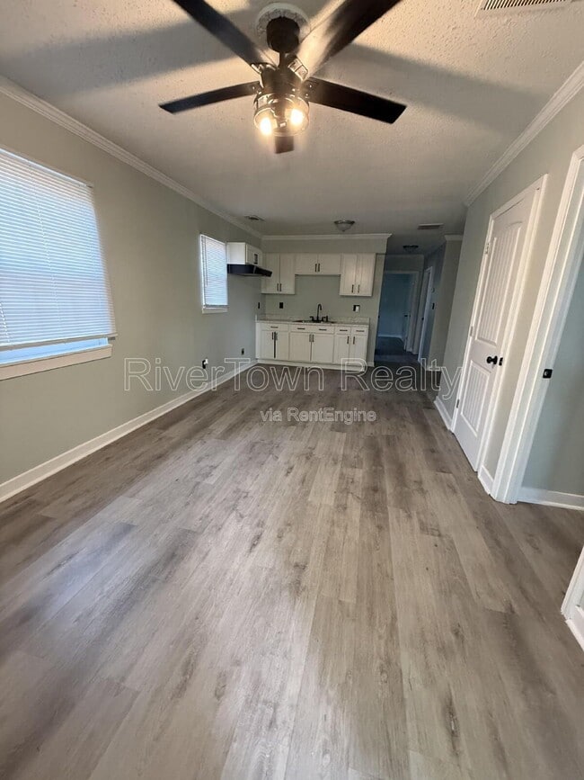 Photo - 2250 Stovall Ave