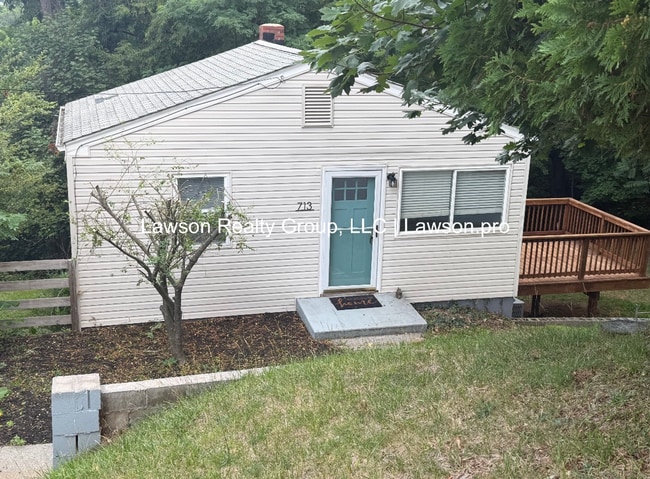 Building Photo - Two Bedroom Home in City of Salem