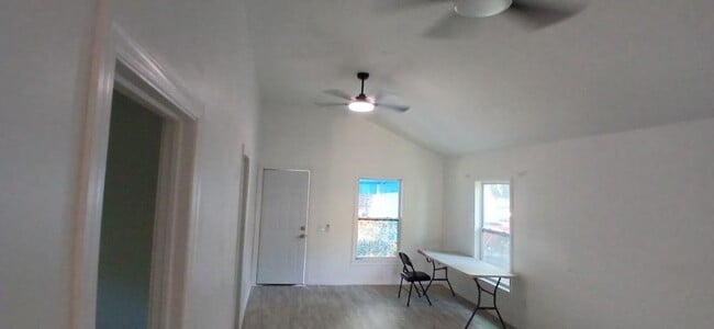 Photo - 1505 Palmway St