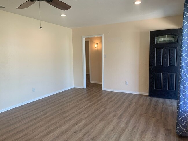 489 El Monte Rd