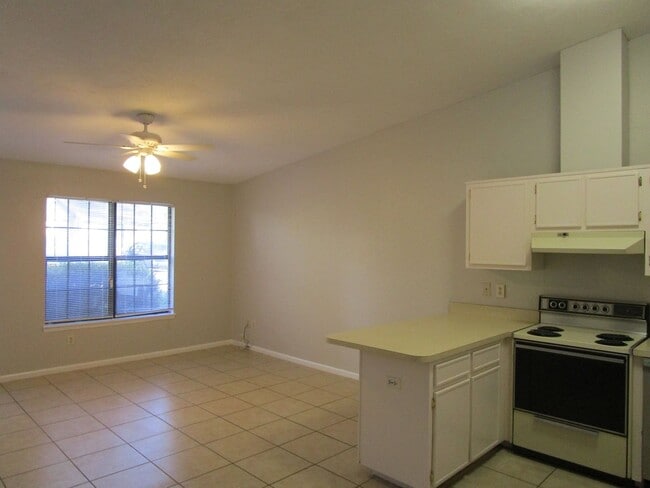 Photo - 218 White Dr