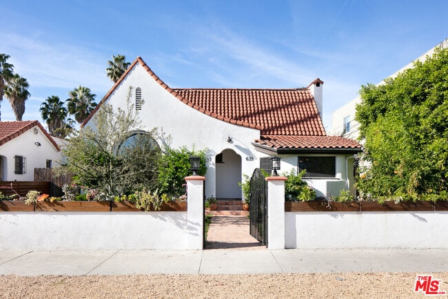 Photo - 637 N Alta Vista Blvd
