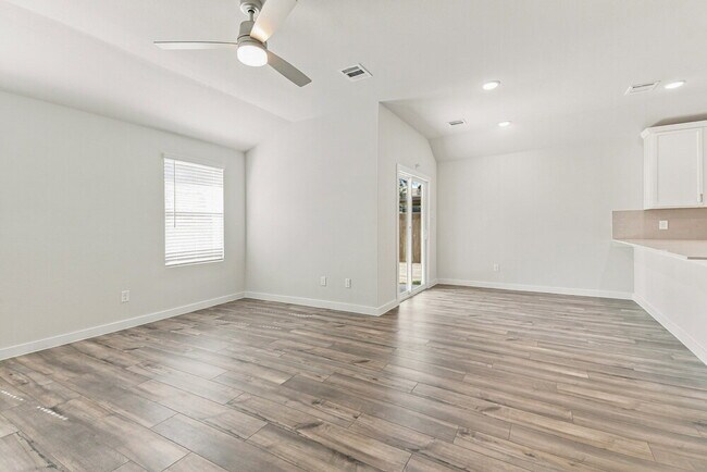3116 River Birch Dr