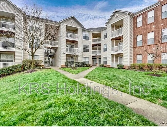 Building Photo - 310 Riverbend Dr Unit 2E