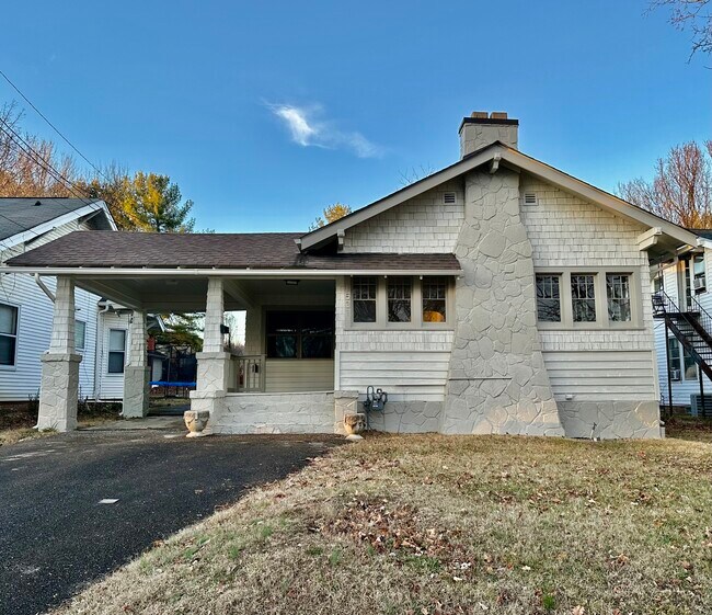 Photo - 1531 Claiborne Pl NE House