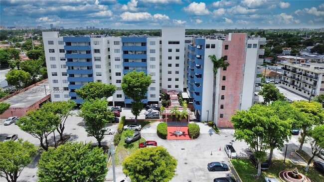 Building Photo - 5050 NW 7th St Unit 705