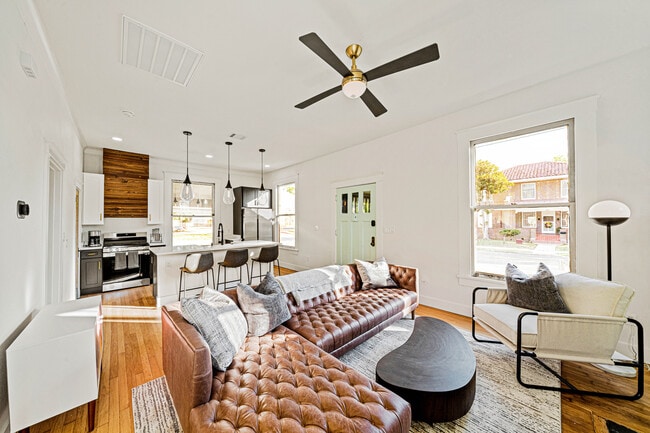 Building Photo - 540 Adams St Unit 2 bed Adams