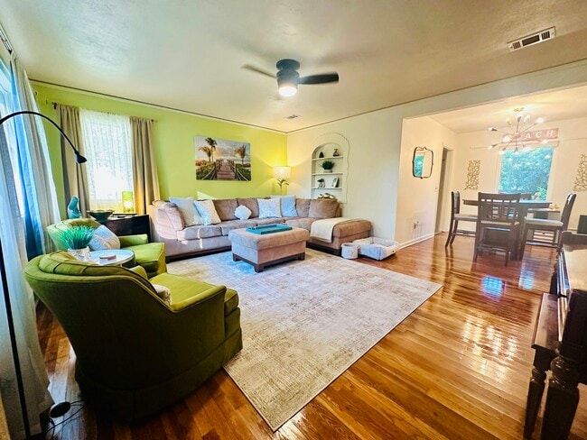 Photo - 27 Escalona Ave