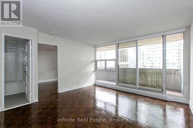 Photo - 33 Isabella St Unit 814