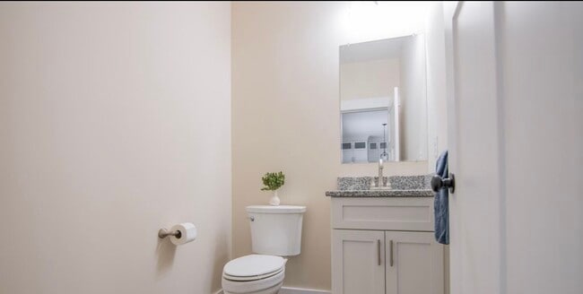 Photo - 33 Wisteria Ln
