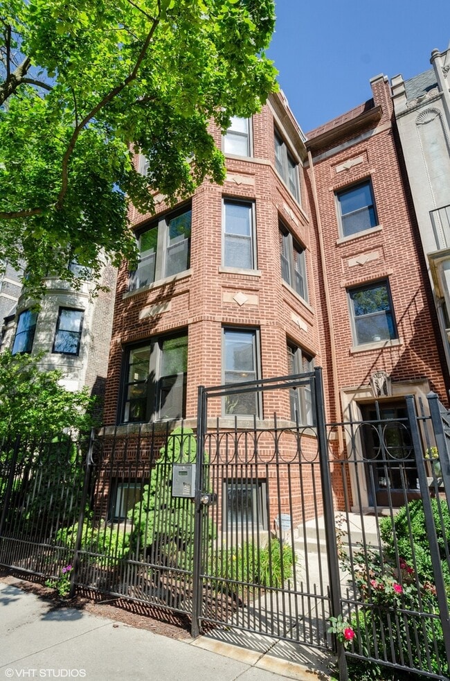 Building Photo - 510 W Oakdale Ave Rental