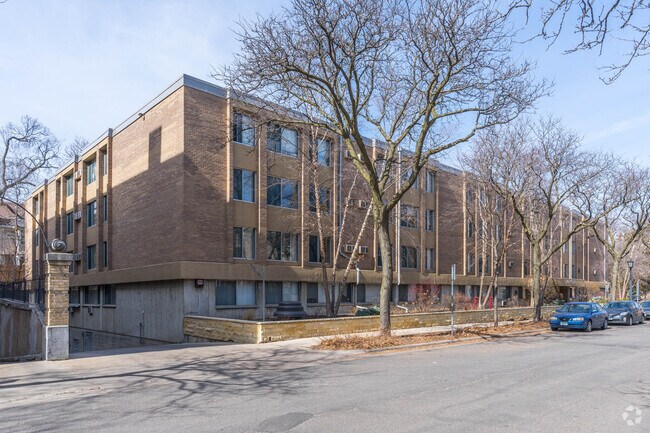Photo - Mount Curve Condominiums