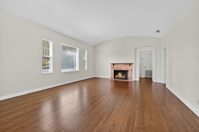 Photo - 737 19th Ave N