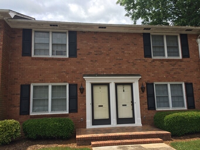 Photo - 309 Brown Ave Apartments