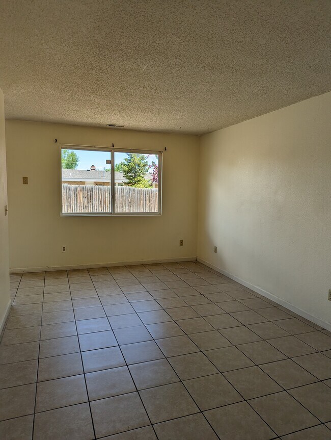 Photo - 1415 Boswell Dr