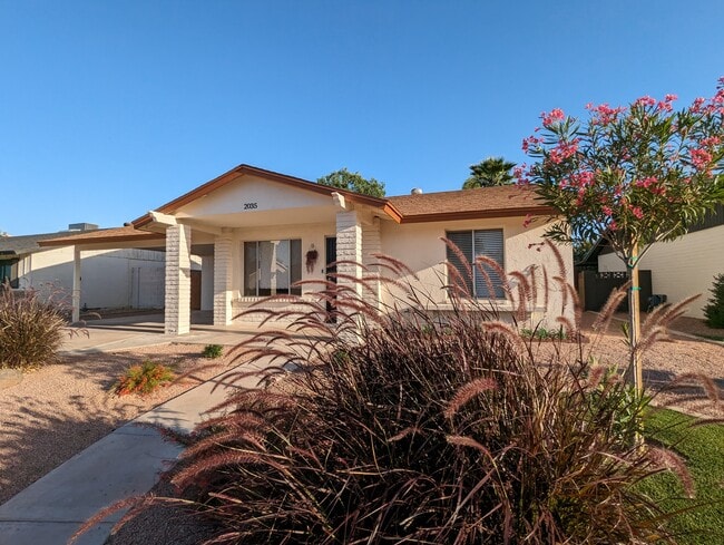 Building Photo - Cornell