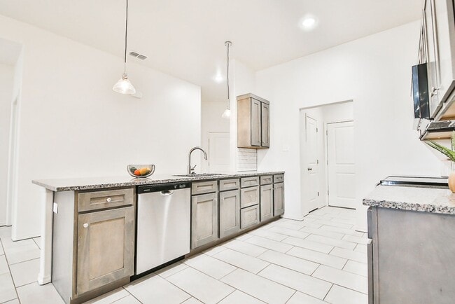 Photo - PRE-LEASING FOR A JULY MOVE-IN!! Great 2 Bedroom, 2 Bath Townhouse in Escondido - Frenship ISD
