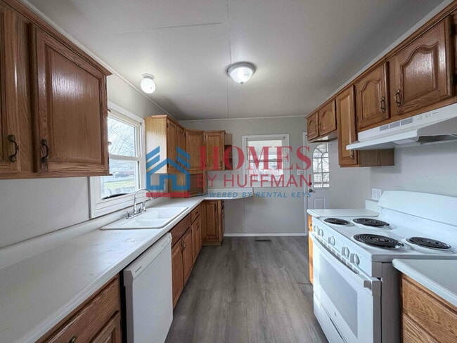 Photo - Three Bedroom House | Available for Showings